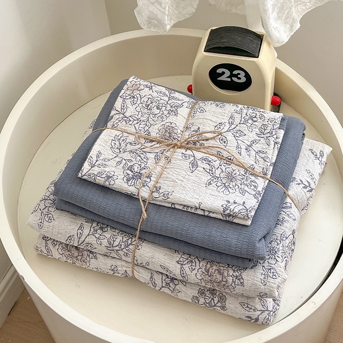 91家纺网 家纺一手货源 找家纺 朵朵家纺 2026新款高级感轻奢复古美拉德色系双层纱泡芙棉床品四件套加厚水洗双层纱软 青花瓷