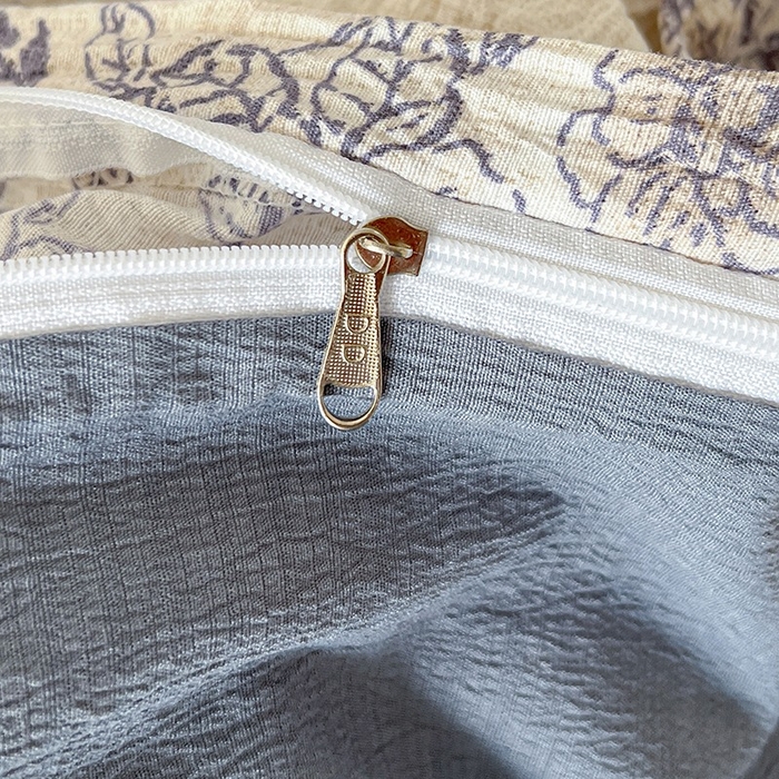 91家纺网 家纺一手货源 找家纺 朵朵家纺 2026新款高级感轻奢复古美拉德色系双层纱泡芙棉床品四件套加厚水洗双层纱软 青花瓷