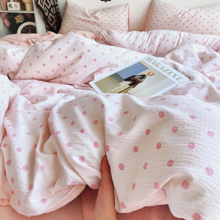 91家纺网 家纺一手货源 找家纺 朵朵家纺 2026新款高级感轻奢复古美拉德色系双层纱泡芙棉床品四件套加厚水洗双层纱软 粉红波点