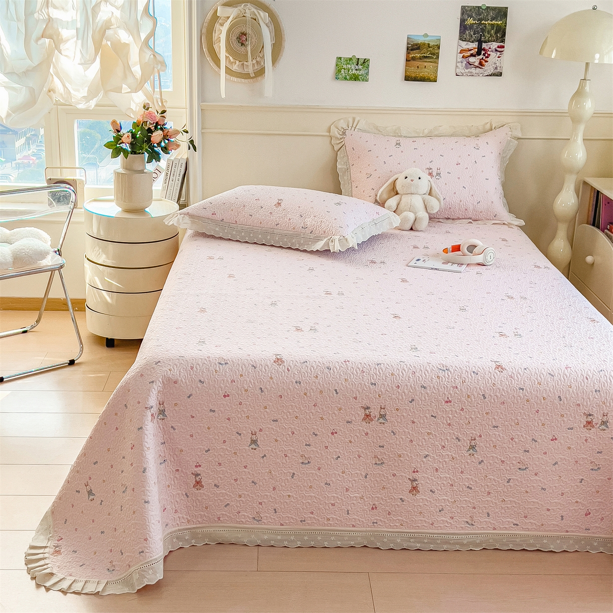 91家纺网 家纺一手货源 找家纺 慕木家纺 2026新款A类印花慕丝棉花边款床盖夏被系列(抽空压缩可供跨境)提供买家秀 星心兔语+粉