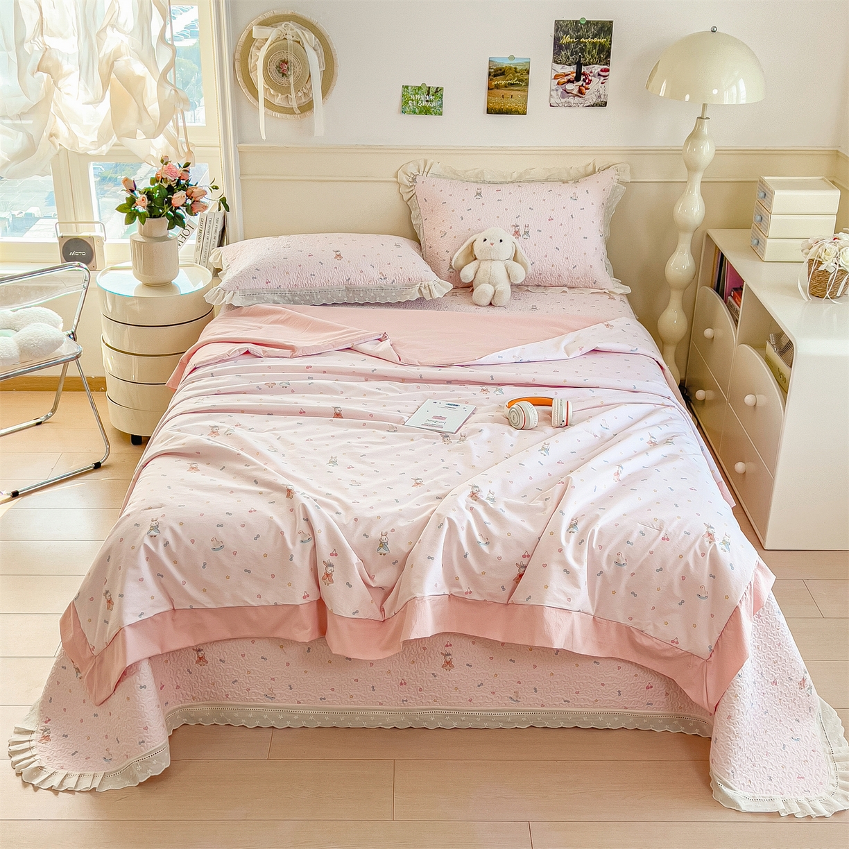 91家纺网 家纺一手货源 找家纺 慕木家纺 2026新款A类印花慕丝棉花边款床盖夏被系列(抽空压缩可供跨境)提供买家秀 星心兔语+粉