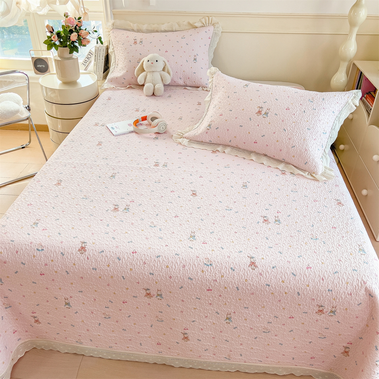 91家纺网 家纺一手货源 找家纺 慕木家纺 2026新款A类印花慕丝棉花边款床盖夏被系列(抽空压缩可供跨境)提供买家秀 星心兔语+粉