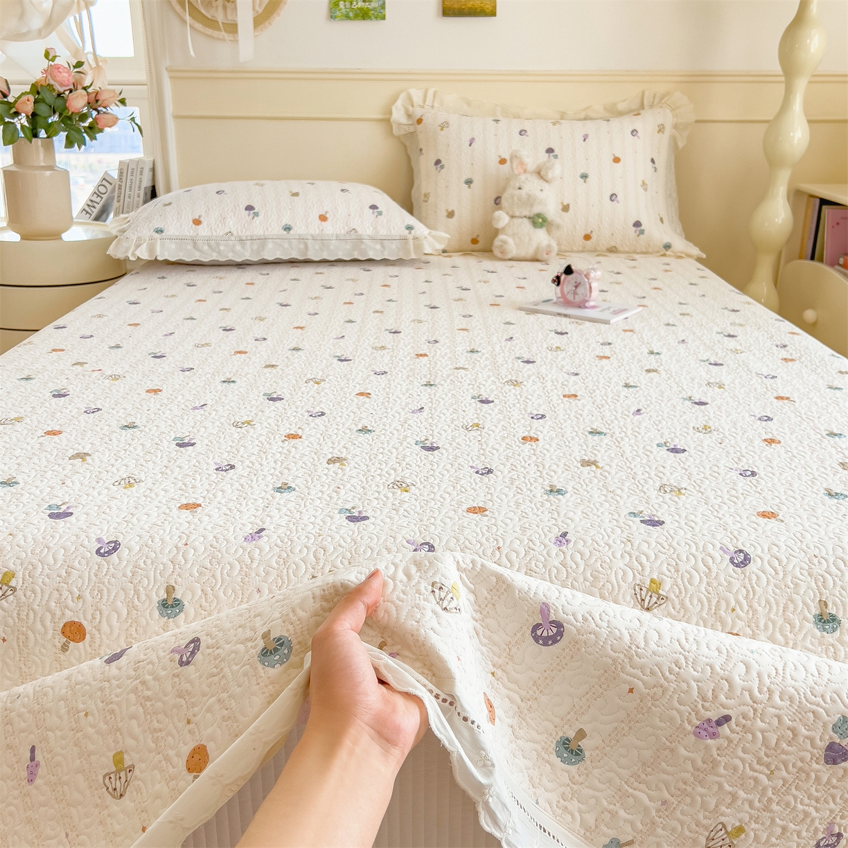 91家纺网 家纺一手货源 找家纺 慕木家纺 2026新款A类印花慕丝棉花边款床盖夏被系列(抽空压缩可供跨境)提供买家秀 云菇森林+浅紫