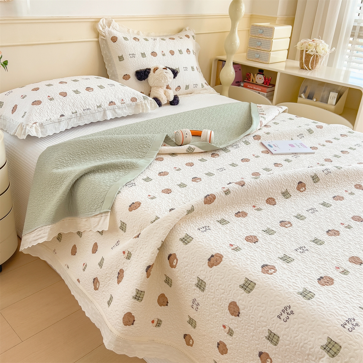 91家纺网 家纺一手货源 找家纺 慕木家纺 2026新款A类印花慕丝棉花边款床盖夏被系列(抽空压缩可供跨境)提供买家秀 蛋糕熊+绿