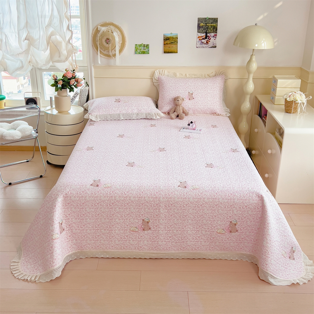 91家纺网 家纺一手货源 找家纺 慕木家纺 2026新款A类印花慕丝棉花边款床盖夏被系列(抽空压缩可供跨境)提供买家秀 甜梦熊+浅粉