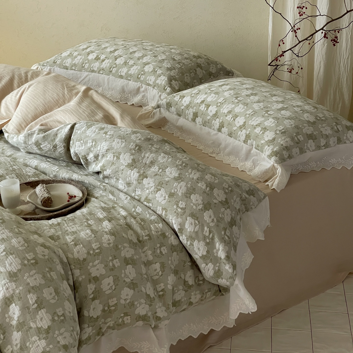 91家纺网 家纺一手货源 找家纺 （总）云上 2026春夏新款全棉纯棉色织大提空气层提花法式花边款四件套--花悦