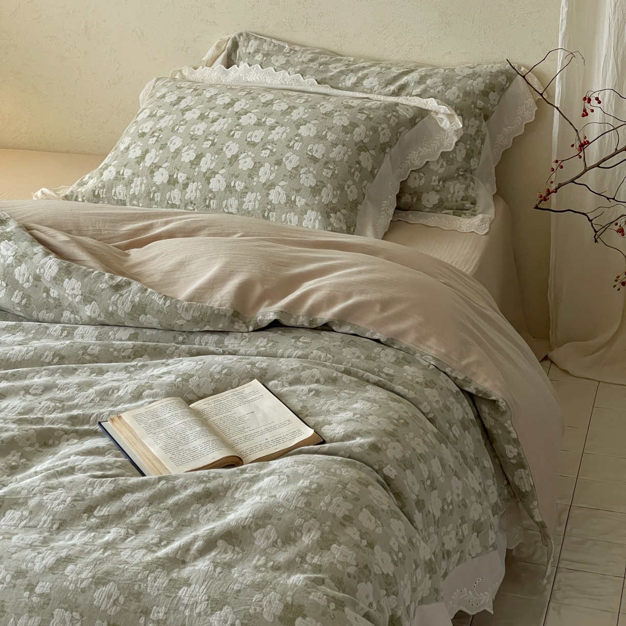 91家纺网 家纺一手货源 找家纺 （总）云上 2026春夏新款全棉纯棉色织大提空气层提花法式花边款四件套--花悦