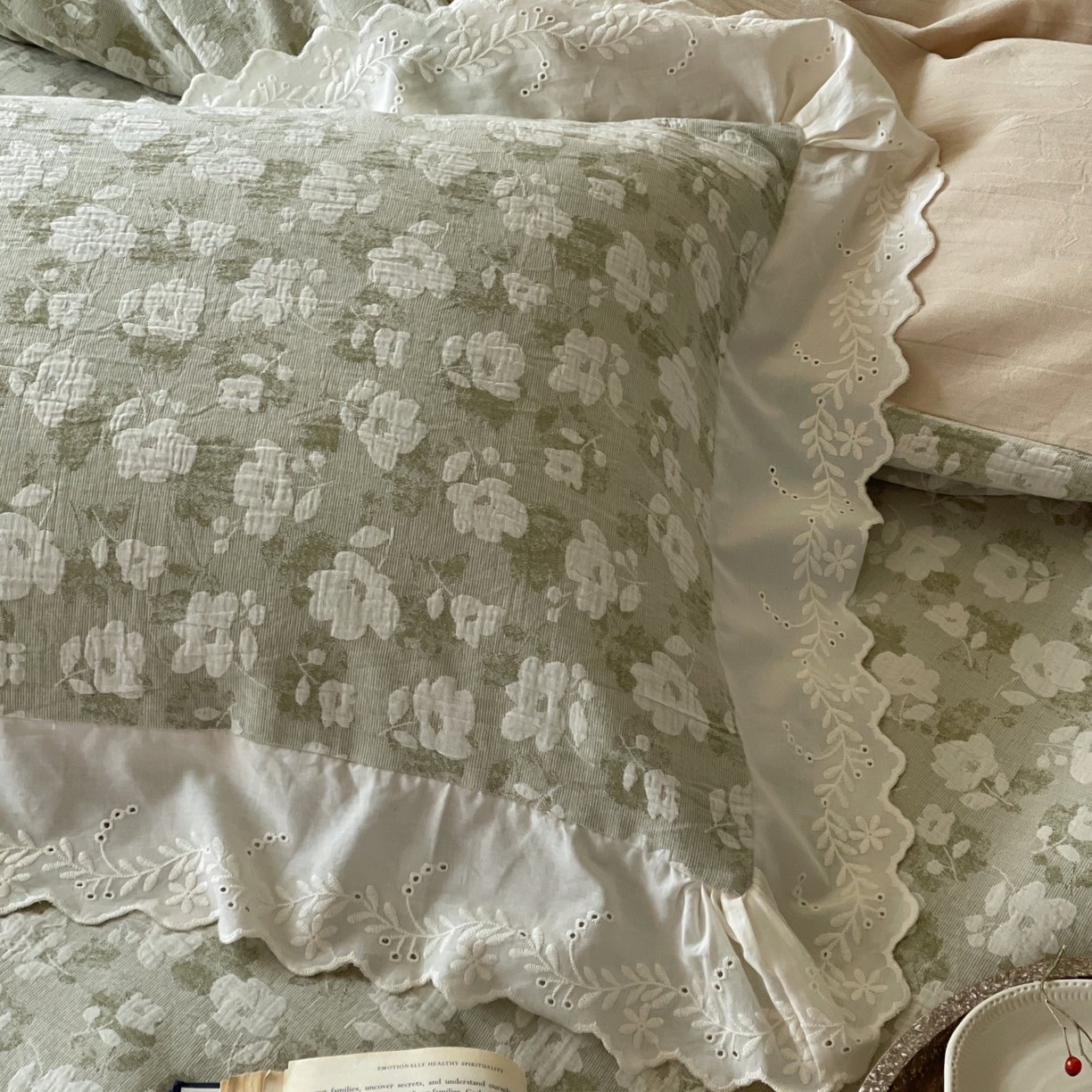 91家纺网 家纺一手货源 找家纺 云上 2026春夏新款全棉纯棉色织大提空气层提花法式花边款四件套--花悦 花悦-绿