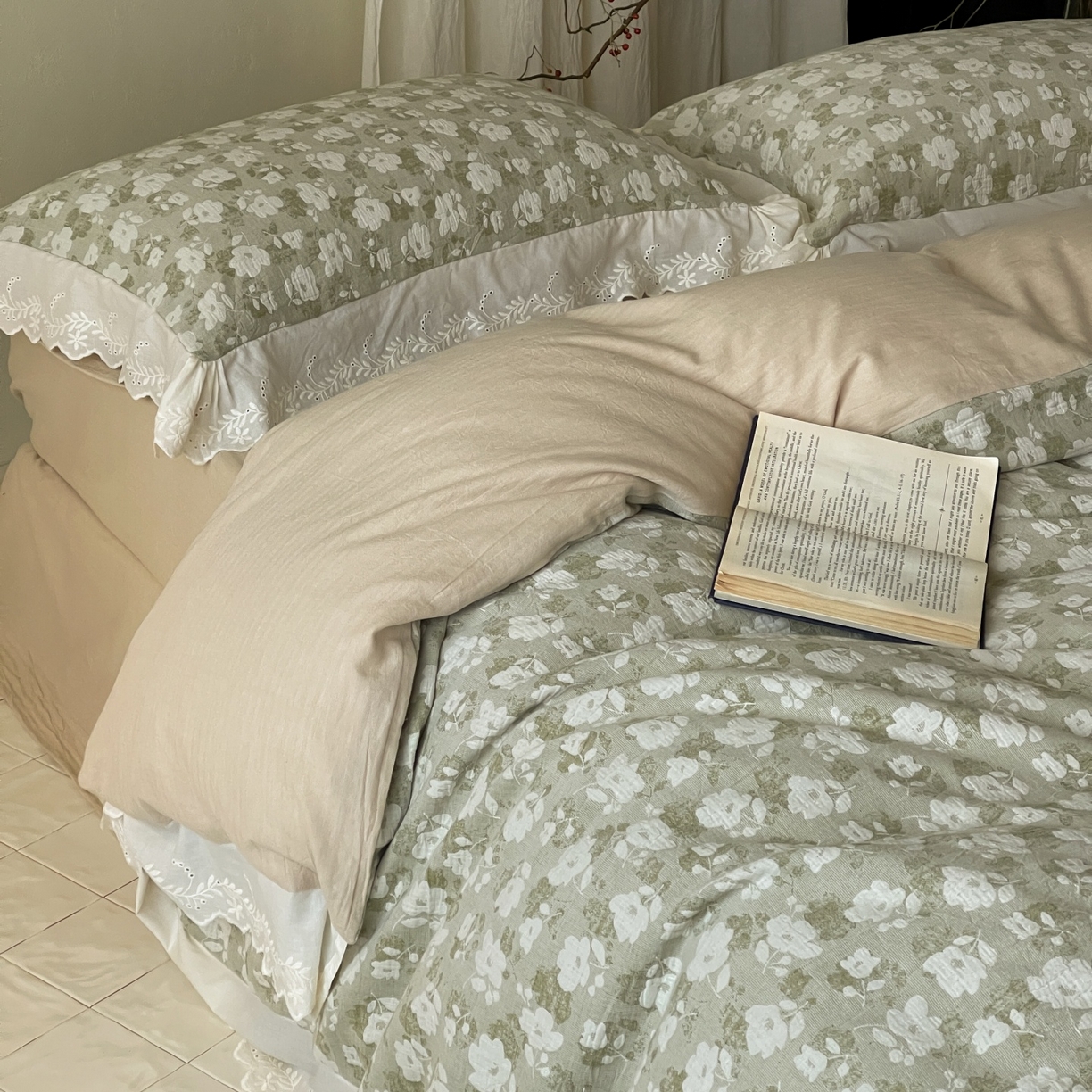 91家纺网 家纺一手货源 找家纺 （总）云上 2026春夏新款全棉纯棉色织大提空气层提花法式花边款四件套--花悦