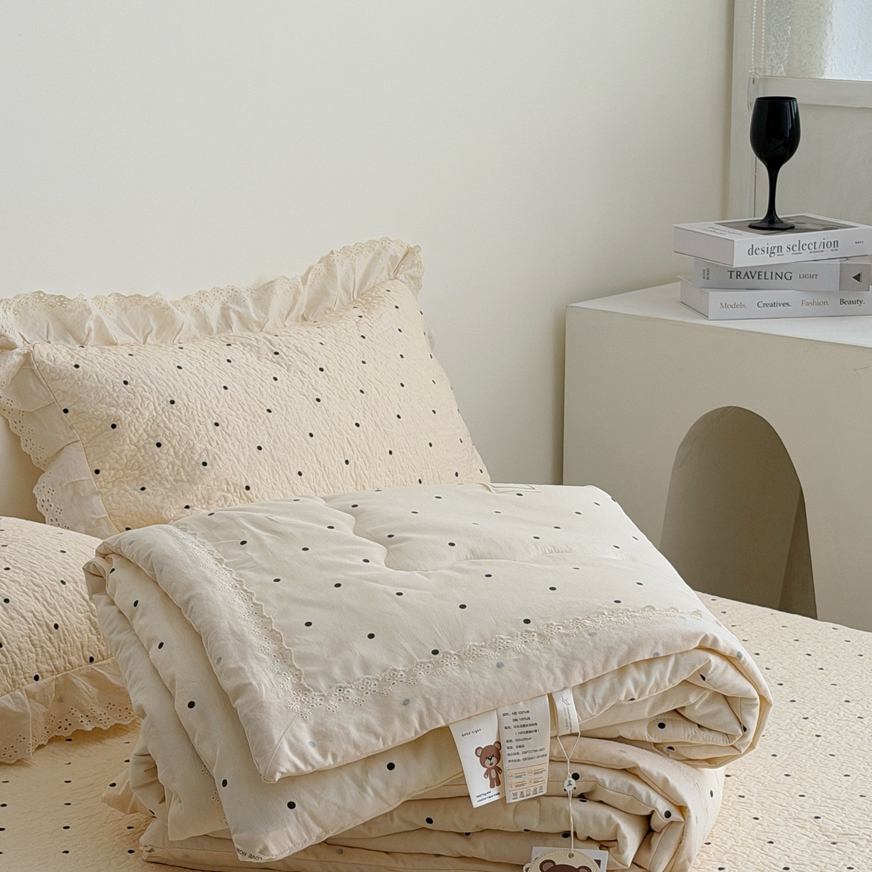 91家纺网 家纺一手货源 找家纺 佰织鑫家居 2026春夏新款全棉纯棉法式床盖款夏被夏凉被空调被夏被四件套春秋被四件套 波点