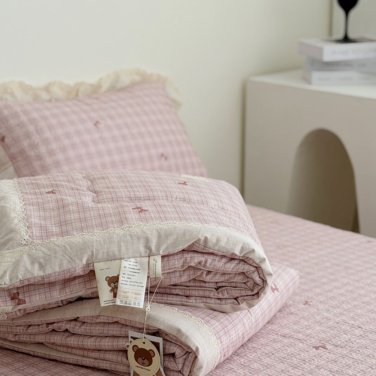 91家纺网 家纺一手货源 找家纺 佰织鑫家居 2026春夏新款全棉纯棉法式床盖款夏被夏凉被空调被夏被四件套春秋被四件套 蝴蝶结