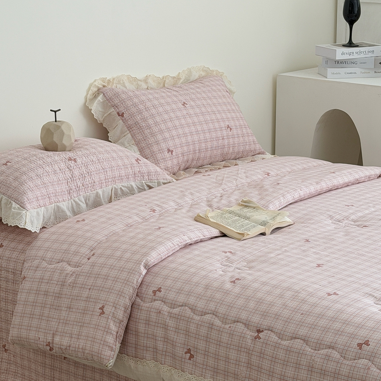 91家纺网 家纺一手货源 找家纺 佰织鑫家居 2026春夏新款全棉纯棉法式床盖款夏被夏凉被空调被夏被四件套春秋被四件套 蝴蝶结