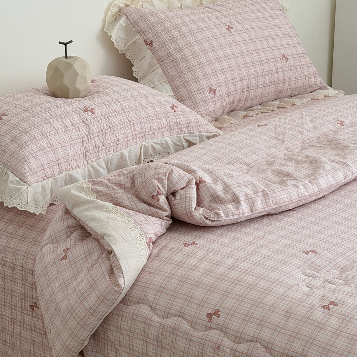 91家纺网 家纺一手货源 找家纺 佰织鑫家居 2026春夏新款全棉纯棉法式床盖款夏被夏凉被空调被夏被四件套春秋被四件套 蝴蝶结