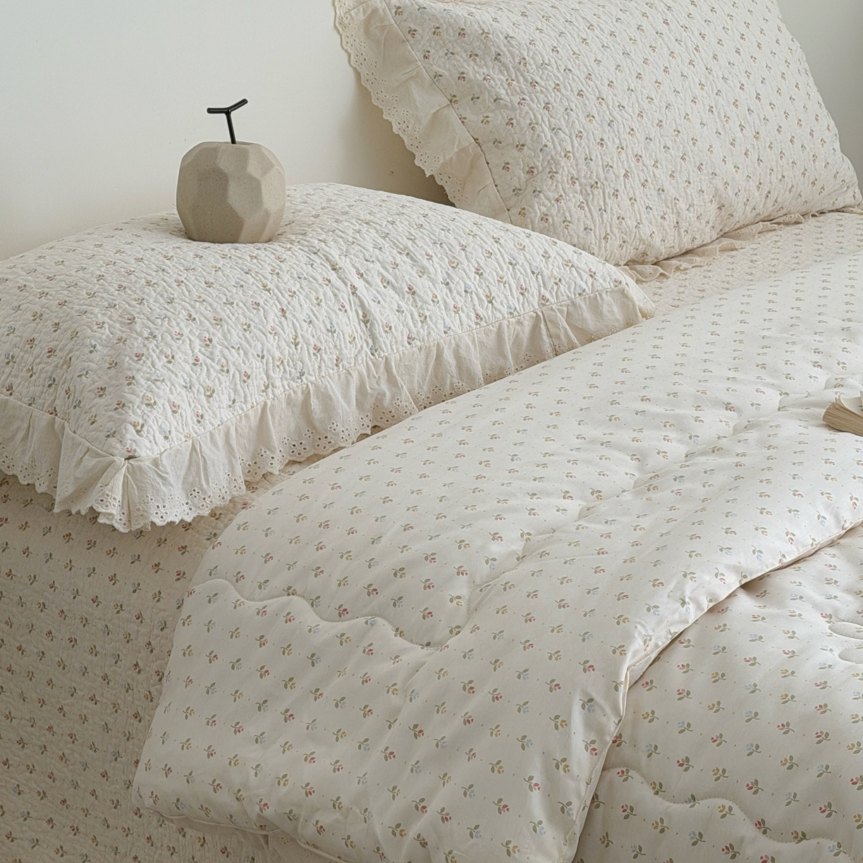 91家纺网 家纺一手货源 找家纺 佰织鑫家居 2026春夏新款全棉纯棉法式床盖款夏被夏凉被空调被夏被四件套春秋被四件套 花语