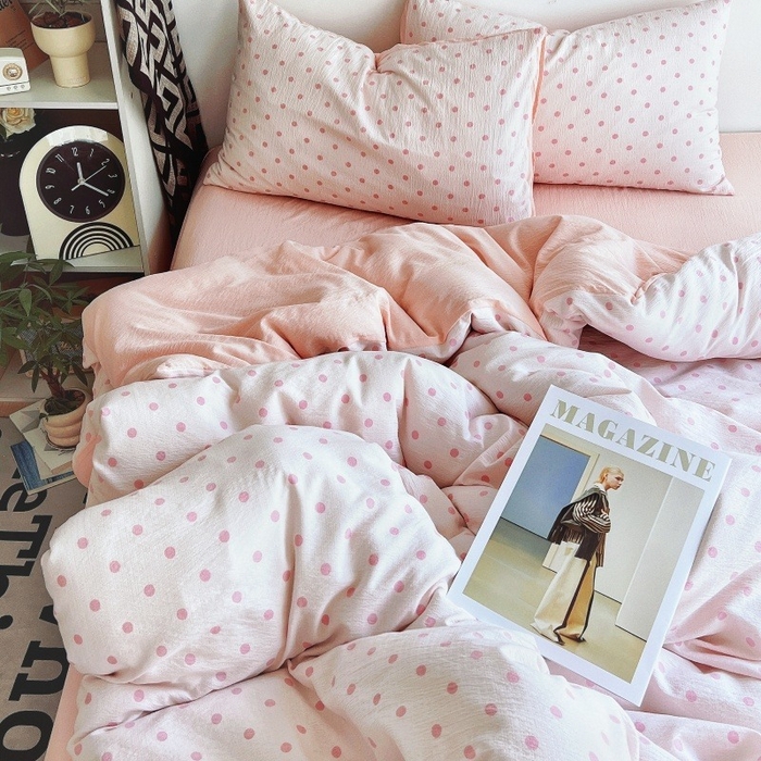 91家纺网 家纺一手货源 找家纺 朵朵家纺 2026新款高级感轻奢复古美拉德色系双层纱泡芙棉床品四件套加厚水洗双层纱软 粉红波点