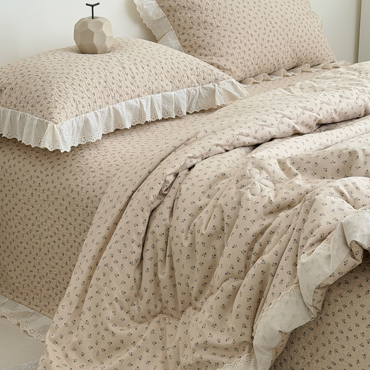 91家纺网 家纺一手货源 找家纺 佰织鑫家居 2026春夏新款全棉纯棉法式床盖款夏被夏凉被空调被夏被四件套春秋被四件套 美拉德