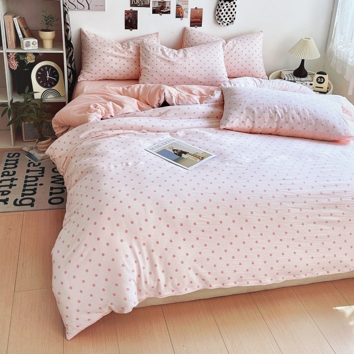 91家纺网 家纺一手货源 找家纺 朵朵家纺 2026新款高级感轻奢复古美拉德色系双层纱泡芙棉床品四件套加厚水洗双层纱软 粉红波点