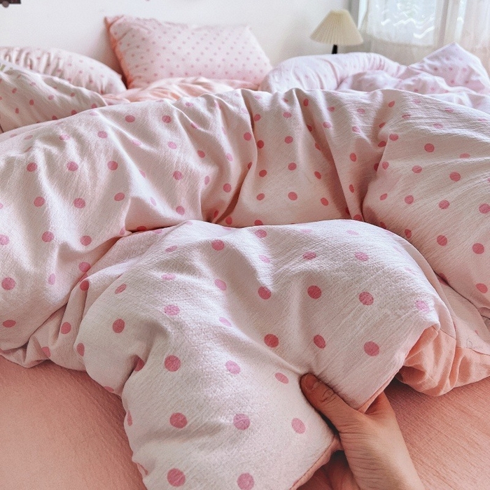 91家纺网 家纺一手货源 找家纺 朵朵家纺 2026新款高级感轻奢复古美拉德色系双层纱泡芙棉床品四件套加厚水洗双层纱软 粉红波点