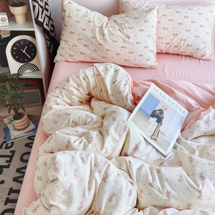 91家纺网 家纺一手货源 找家纺 朵朵家纺 2026新款高级感轻奢复古美拉德色系双层纱泡芙棉床品四件套加厚水洗双层纱软 奶芙兔