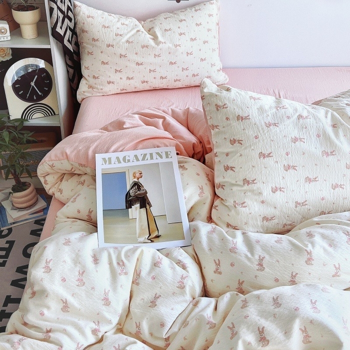 91家纺网 家纺一手货源 找家纺 朵朵家纺 2026新款高级感轻奢复古美拉德色系双层纱泡芙棉床品四件套加厚水洗双层纱软 奶芙兔