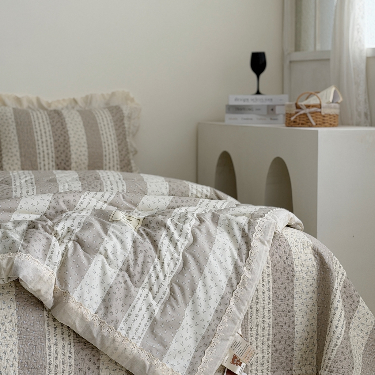 91家纺网 家纺一手货源 找家纺 佰织鑫家居 2026春夏新款全棉纯棉法式床盖款夏被夏凉被空调被夏被四件套春秋被四件套 思念