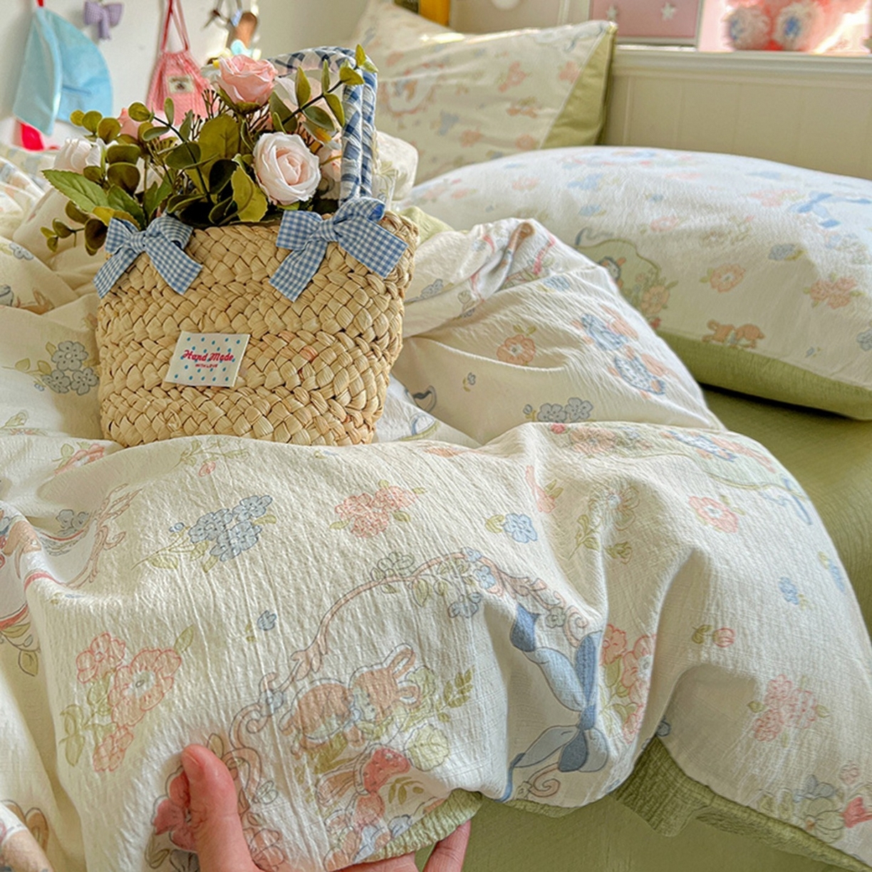 91家纺网 家纺一手货源 找家纺 朵朵家纺 2026新款高级感轻奢复古美拉德色系双层纱泡芙棉床品四件套加厚水洗双层纱软 爱丽丝兔