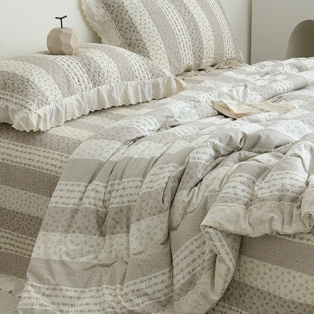 91家纺网 家纺一手货源 找家纺 佰织鑫家居 2026春夏新款全棉纯棉法式床盖款夏被夏凉被空调被夏被四件套春秋被四件套 思念