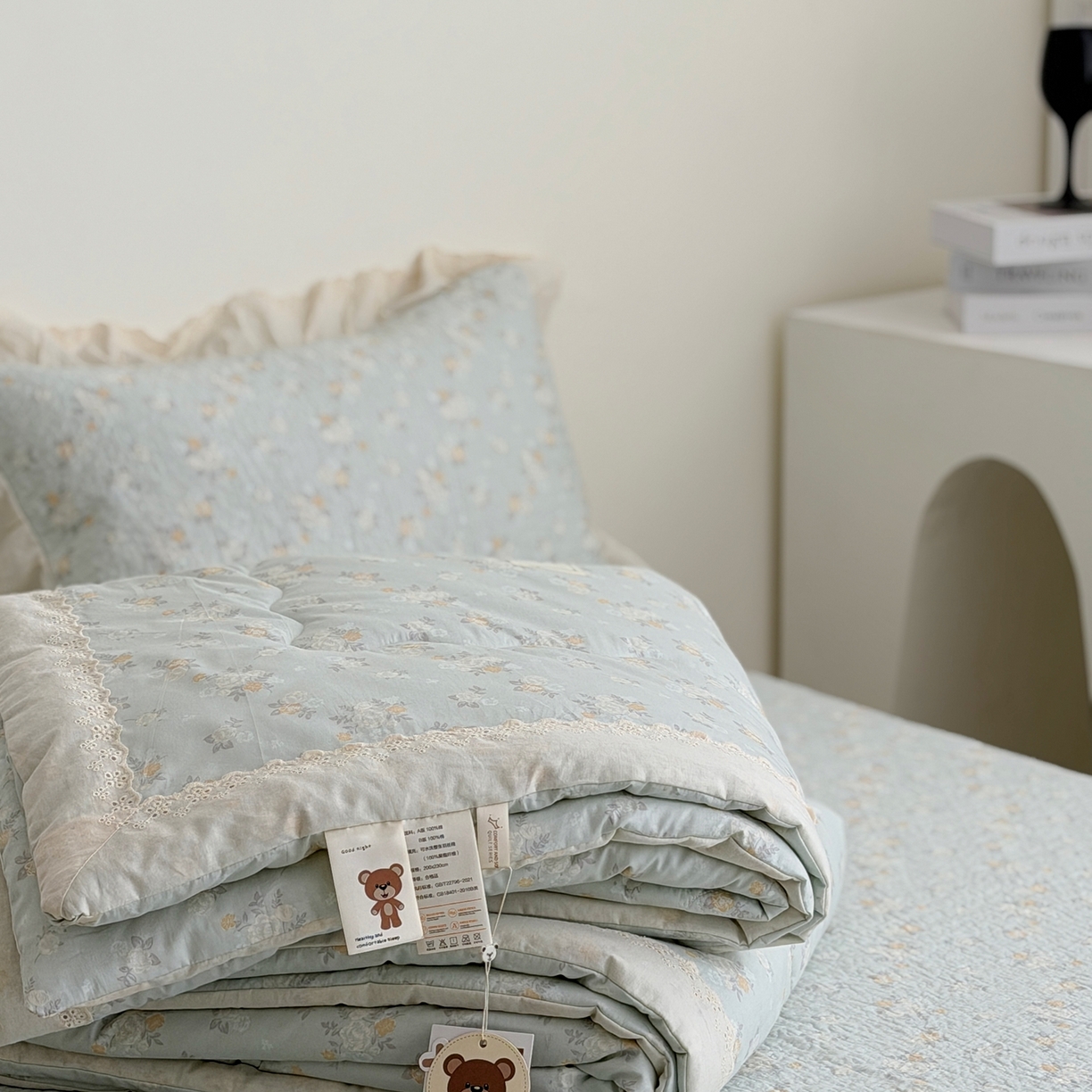 91家纺网 家纺一手货源 找家纺 佰织鑫家居 2026春夏新款全棉纯棉法式床盖款夏被夏凉被空调被夏被四件套春秋被四件套 岁月静好