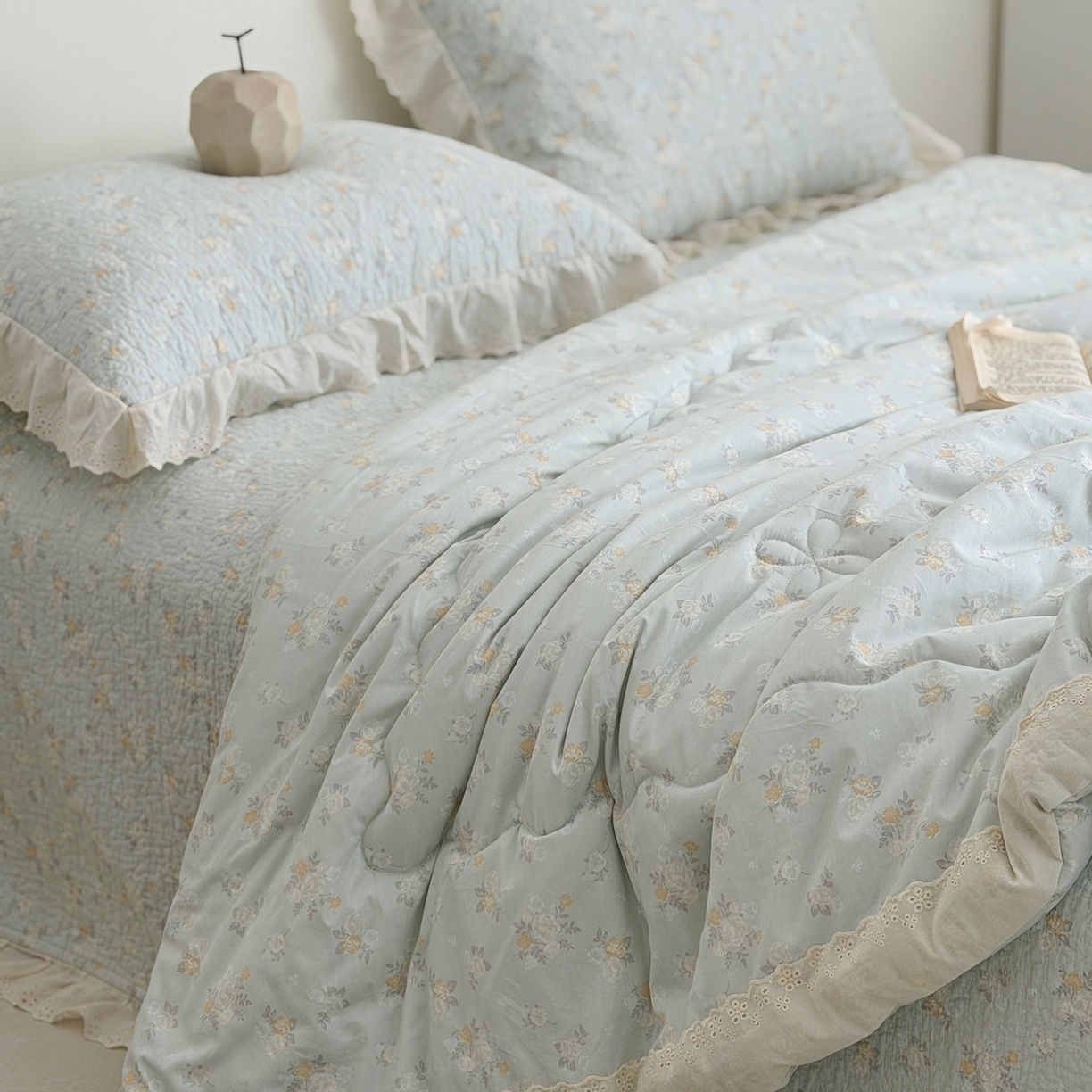 91家纺网 家纺一手货源 找家纺 佰织鑫家居 2026春夏新款全棉纯棉法式床盖款夏被夏凉被空调被夏被四件套春秋被四件套 岁月静好