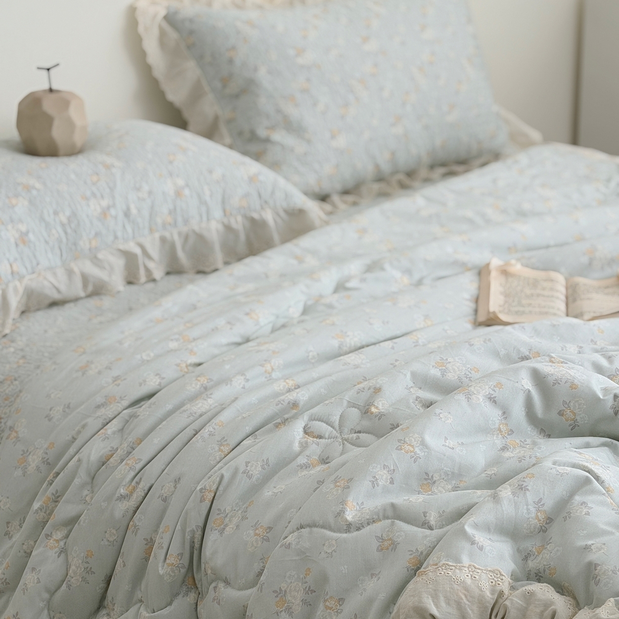 91家纺网 家纺一手货源 找家纺 佰织鑫家居 2026春夏新款全棉纯棉法式床盖款夏被夏凉被空调被夏被四件套春秋被四件套 岁月静好