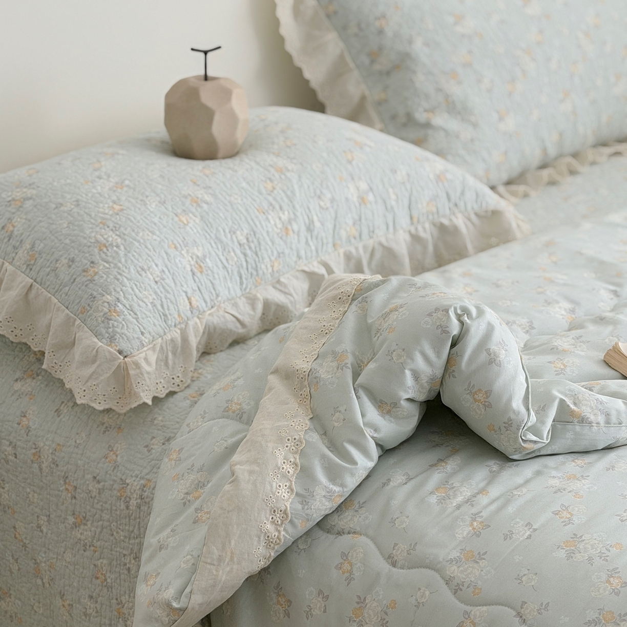 91家纺网 家纺一手货源 找家纺 佰织鑫家居 2026春夏新款全棉纯棉法式床盖款夏被夏凉被空调被夏被四件套春秋被四件套 岁月静好