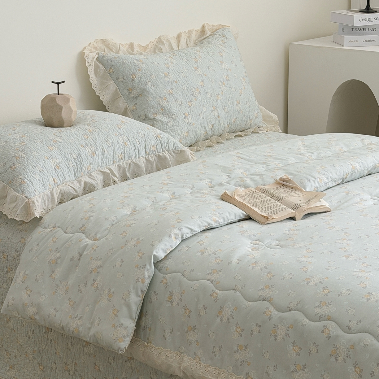 91家纺网 家纺一手货源 找家纺 佰织鑫家居 2026春夏新款全棉纯棉法式床盖款夏被夏凉被空调被夏被四件套春秋被四件套 岁月静好