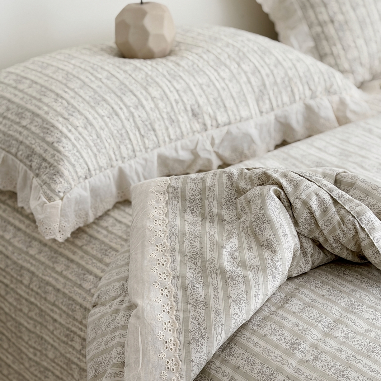 91家纺网 家纺一手货源 找家纺 佰织鑫家居 2026春夏新款全棉纯棉法式床盖款夏被夏凉被空调被夏被四件套春秋被四件套 伊甸园