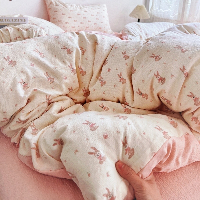 91家纺网 家纺一手货源 找家纺 朵朵家纺 2026新款高级感轻奢复古美拉德色系双层纱泡芙棉床品四件套加厚水洗双层纱软 奶芙兔