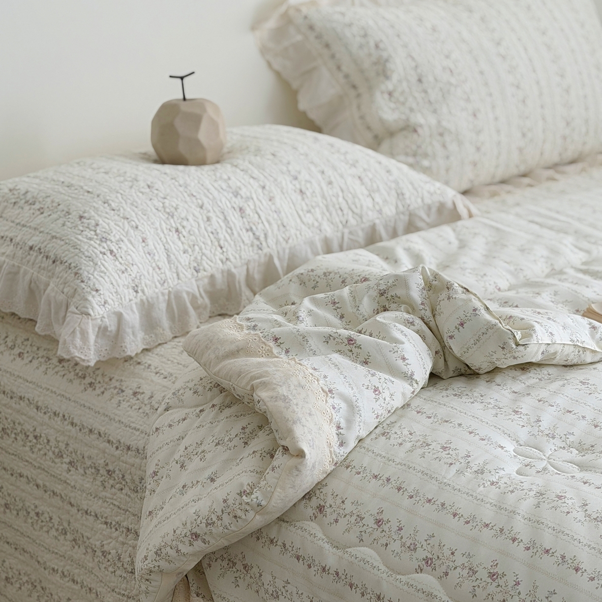 91家纺网 家纺一手货源 找家纺 佰织鑫家居 2026春夏新款全棉纯棉法式床盖款夏被夏凉被空调被夏被四件套春秋被四件套 云裳