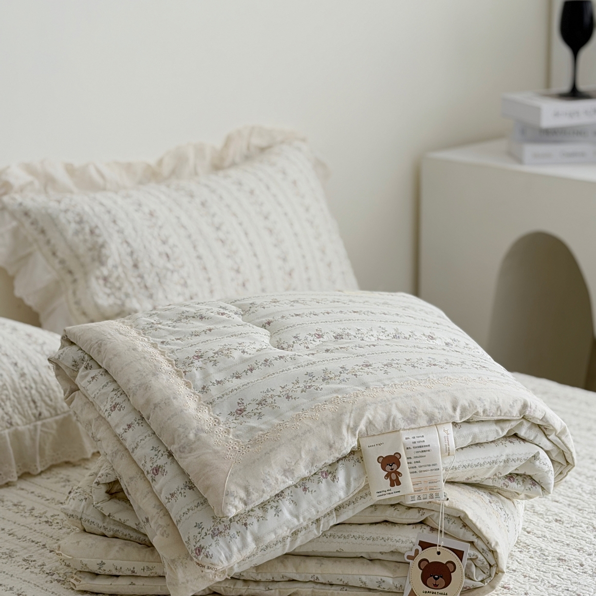 91家纺网 家纺一手货源 找家纺 佰织鑫家居 2026春夏新款全棉纯棉法式床盖款夏被夏凉被空调被夏被四件套春秋被四件套 云裳