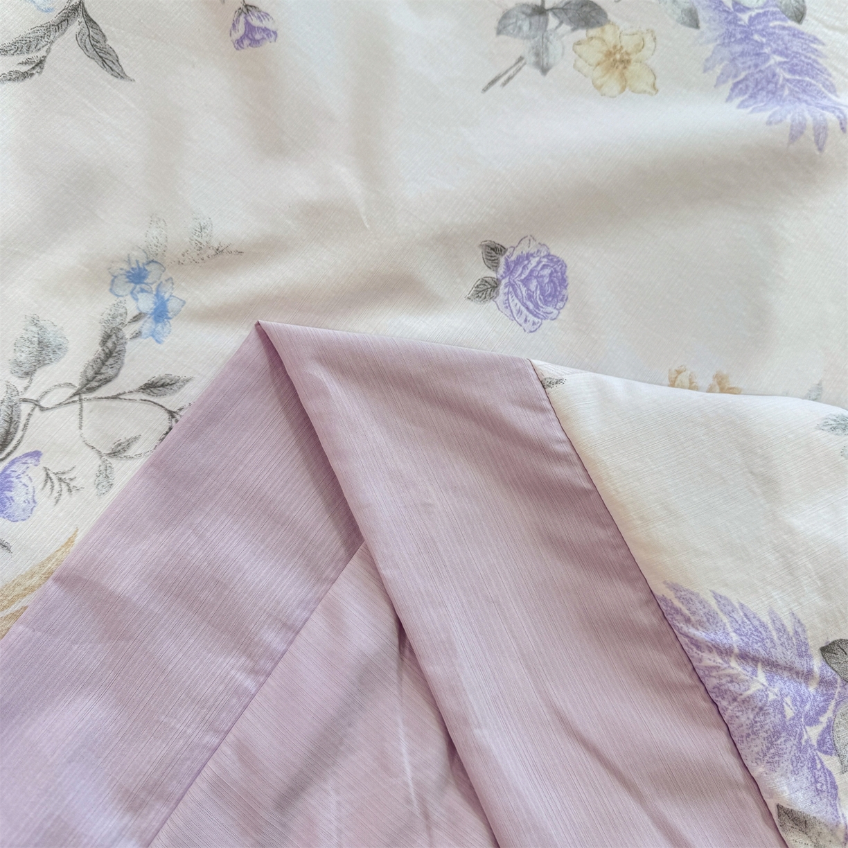 91家纺网 家纺一手货源 找家纺 慕木家纺 2026新款A类印花慕丝棉凉感夏被夏凉被空调被四件套 莫兰迪+浅紫