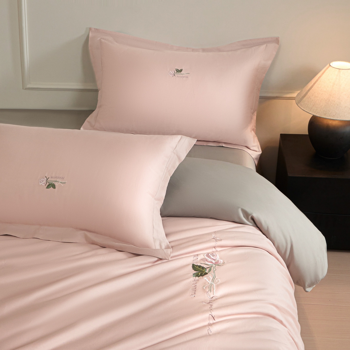 91家纺网 家纺一手货源 找家纺 （总）秀色家纺 2026新款100支长绒棉纯棉四件套轻奢全棉刺绣被套床单纯棉四季床品-唤醒