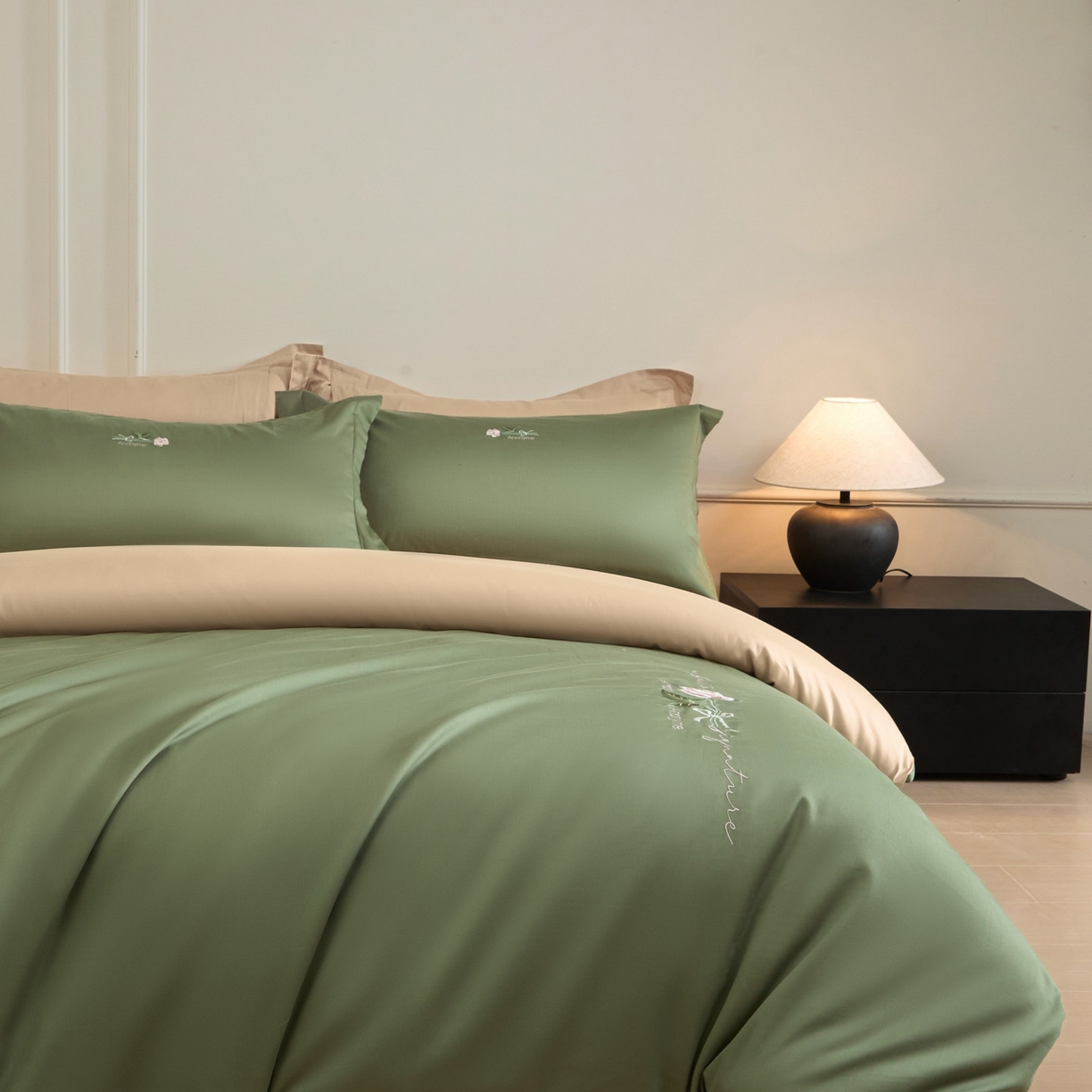 91家纺网 家纺一手货源 找家纺 秀色家纺 2026新款100支长绒棉纯棉四件套轻奢全棉刺绣被套床单纯棉四季床品-唤醒 唤醒-莺茶绿+香槟金