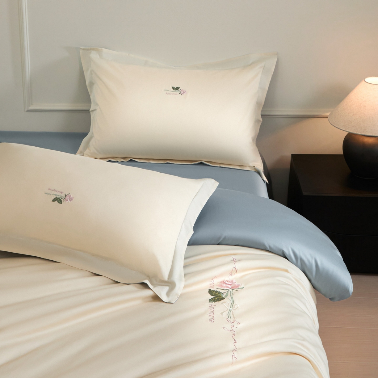 秀色家纺 2026新款100支长绒棉纯棉四件套轻奢全棉刺绣被套床单纯棉四季床品-唤醒 唤醒-奶昔白+天空蓝