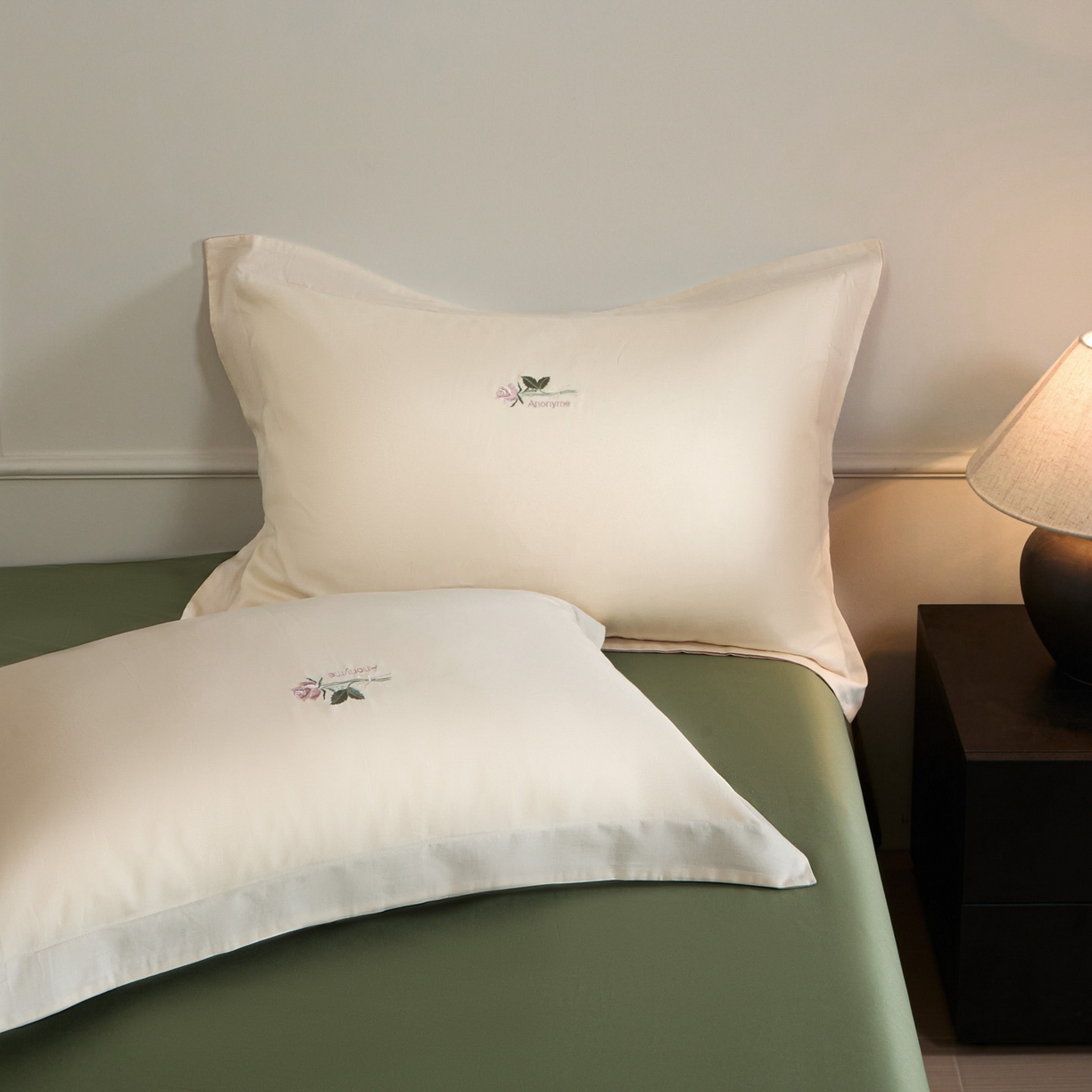 91家纺网 家纺一手货源 找家纺 秀色家纺 2026新款100支长绒棉纯棉四件套轻奢全棉刺绣被套床单纯棉四季床品-唤醒 唤醒-奶昔白+莺茶绿