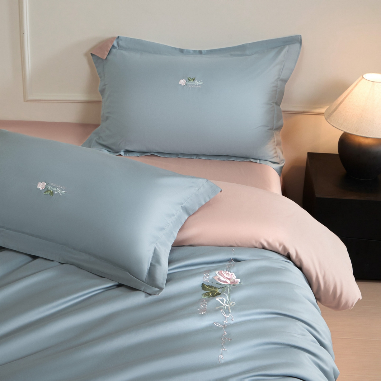 秀色家纺 2026新款100支长绒棉纯棉四件套轻奢全棉刺绣被套床单纯棉四季床品-唤醒 唤醒-天空蓝+茱萸粉