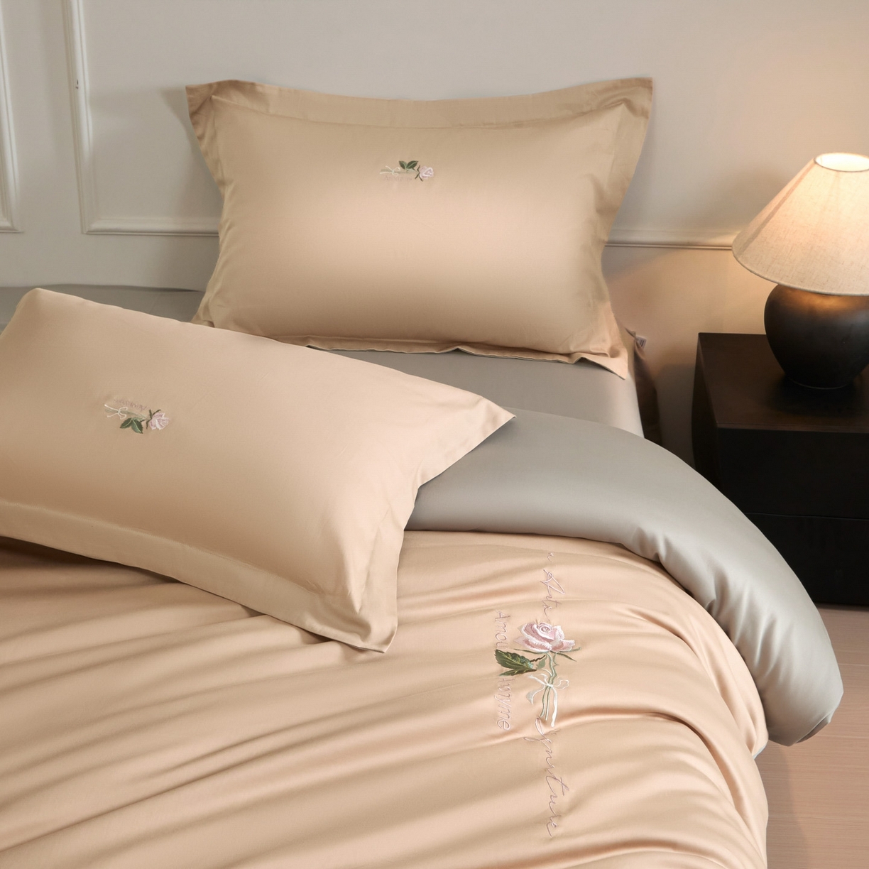 秀色家纺 2026新款100支长绒棉纯棉四件套轻奢全棉刺绣被套床单纯棉四季床品-唤醒 唤醒-香槟金+烟墨灰