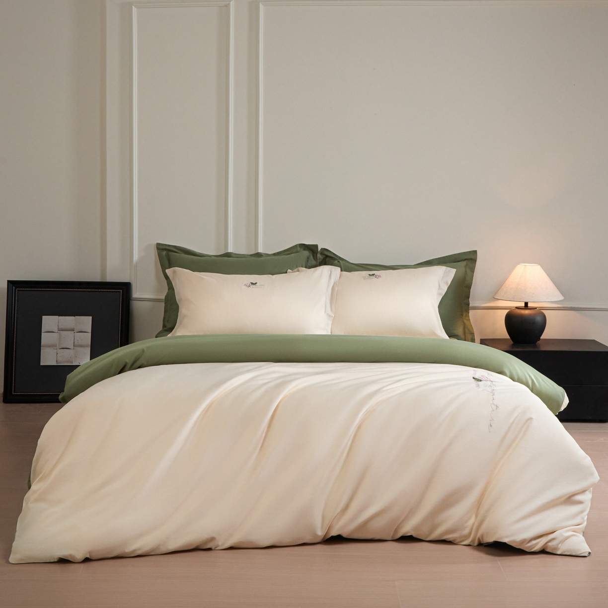 91家纺网 家纺一手货源 找家纺 秀色家纺 2026新款100支长绒棉纯棉四件套轻奢全棉刺绣被套床单纯棉四季床品-唤醒 唤醒-奶昔白+莺茶绿