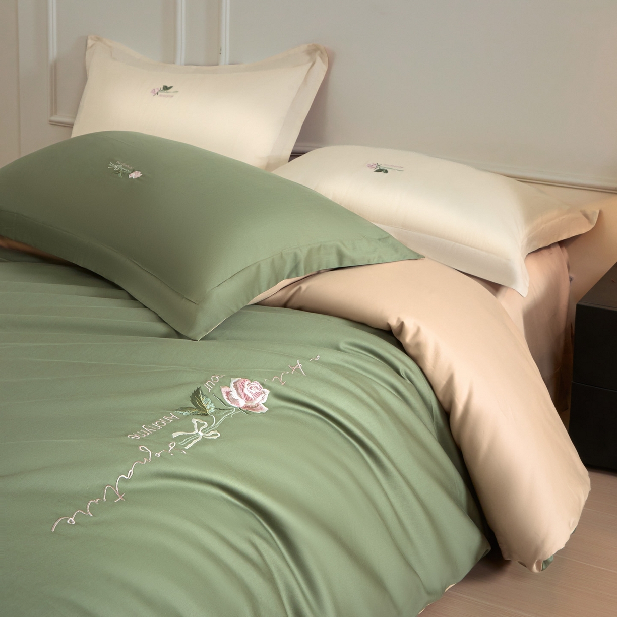 91家纺网 家纺一手货源 找家纺 秀色家纺 2026新款100支长绒棉纯棉四件套轻奢全棉刺绣被套床单纯棉四季床品-唤醒 唤醒-莺茶绿+香槟金