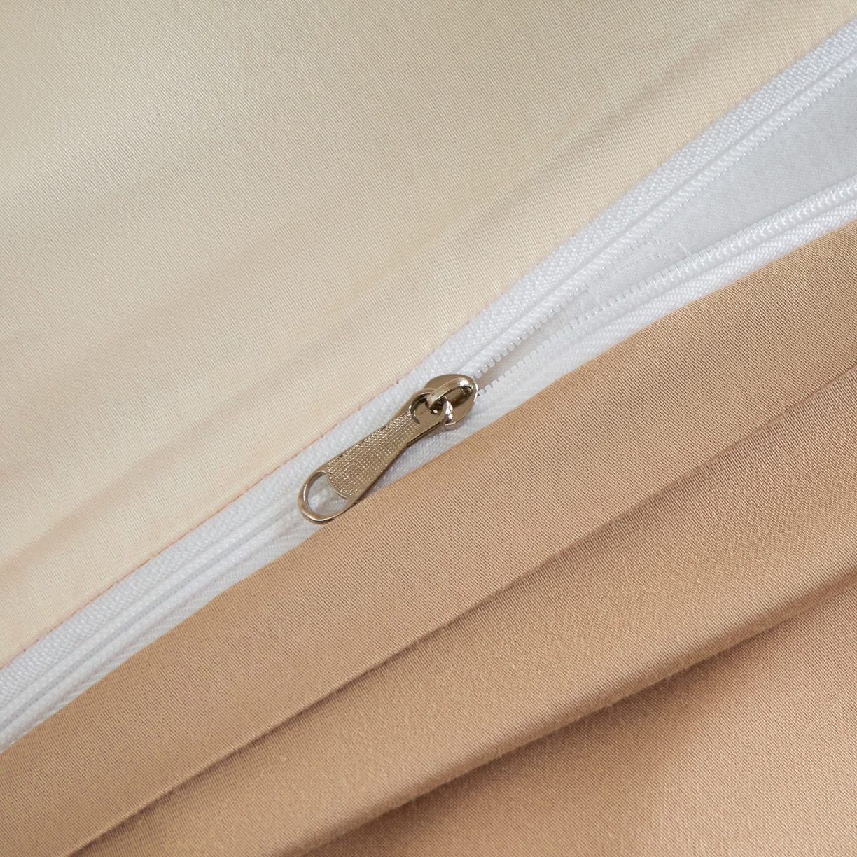 91家纺网 家纺一手货源 找家纺 秀色家纺 2026新款100支长绒棉纯棉四件套轻奢全棉刺绣被套床单纯棉四季床品-唤醒 唤醒-奶昔白+香槟金