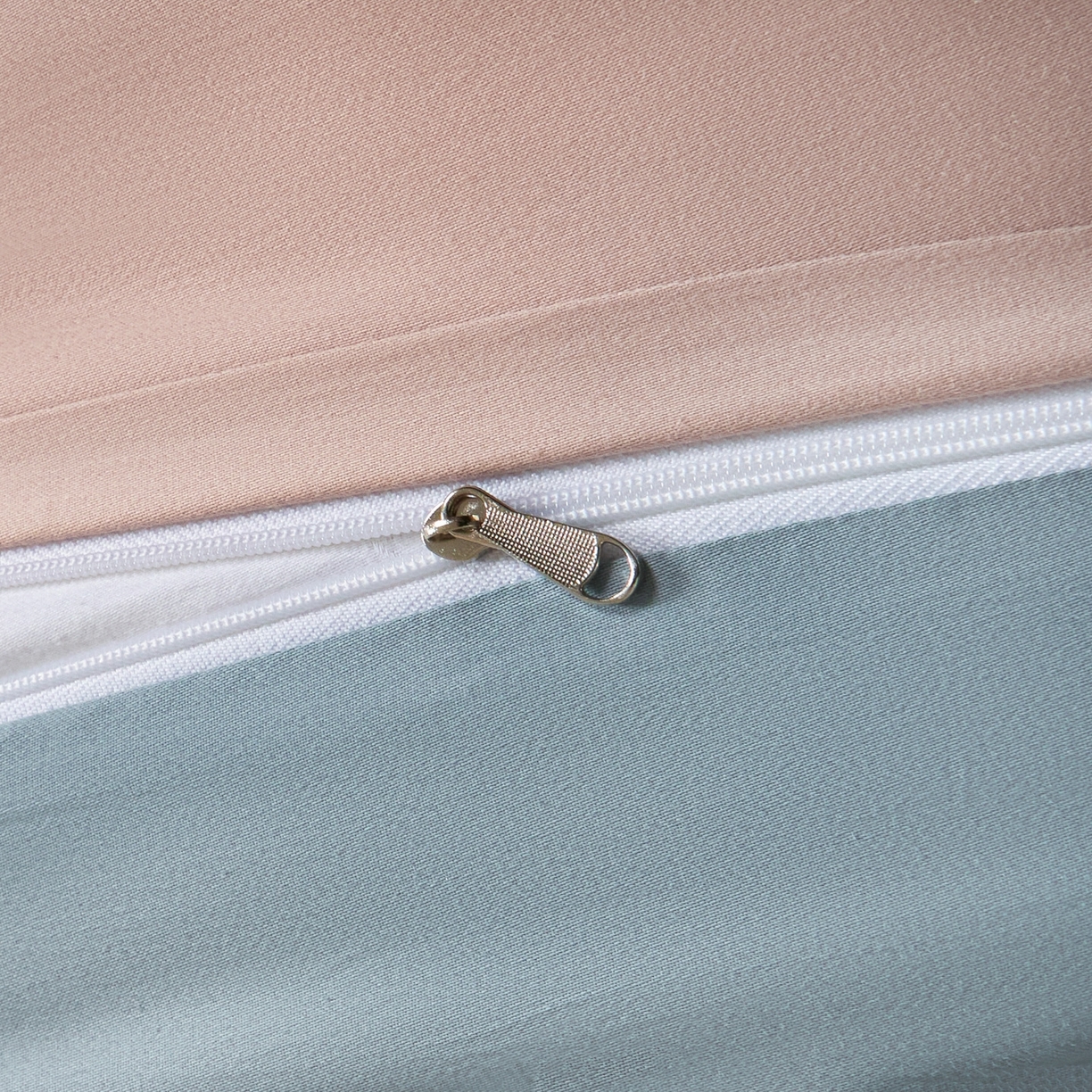 91家纺网 家纺一手货源 找家纺 秀色家纺 2026新款100支长绒棉纯棉四件套轻奢全棉刺绣被套床单纯棉四季床品-唤醒 唤醒-天空蓝+茱萸粉