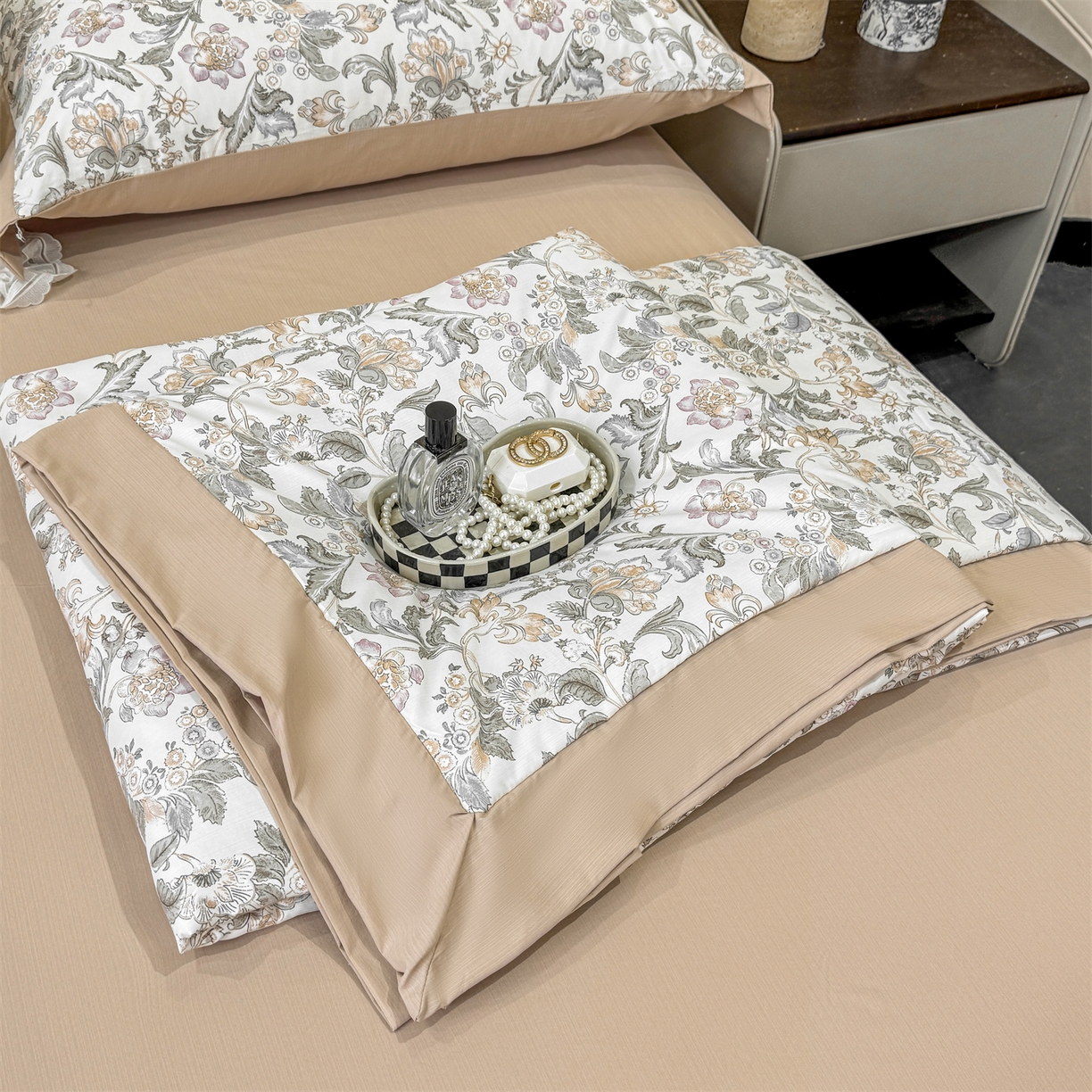 91家纺网 家纺一手货源 找家纺 慕木家纺 2026新款A类印花慕丝棉凉感夏被夏凉被空调被四件套 锦芙+驼