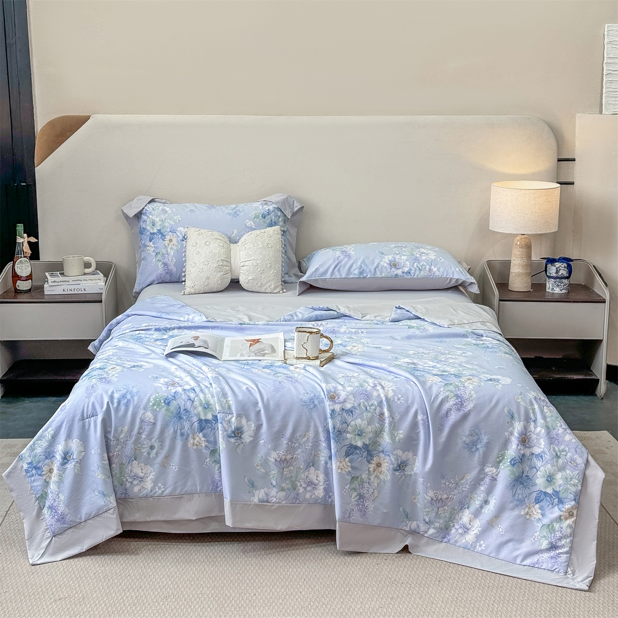 91家纺网 家纺一手货源 找家纺 慕木家纺 2026新款A类印花慕丝棉凉感夏被夏凉被空调被四件套 蓝庭叙+灰