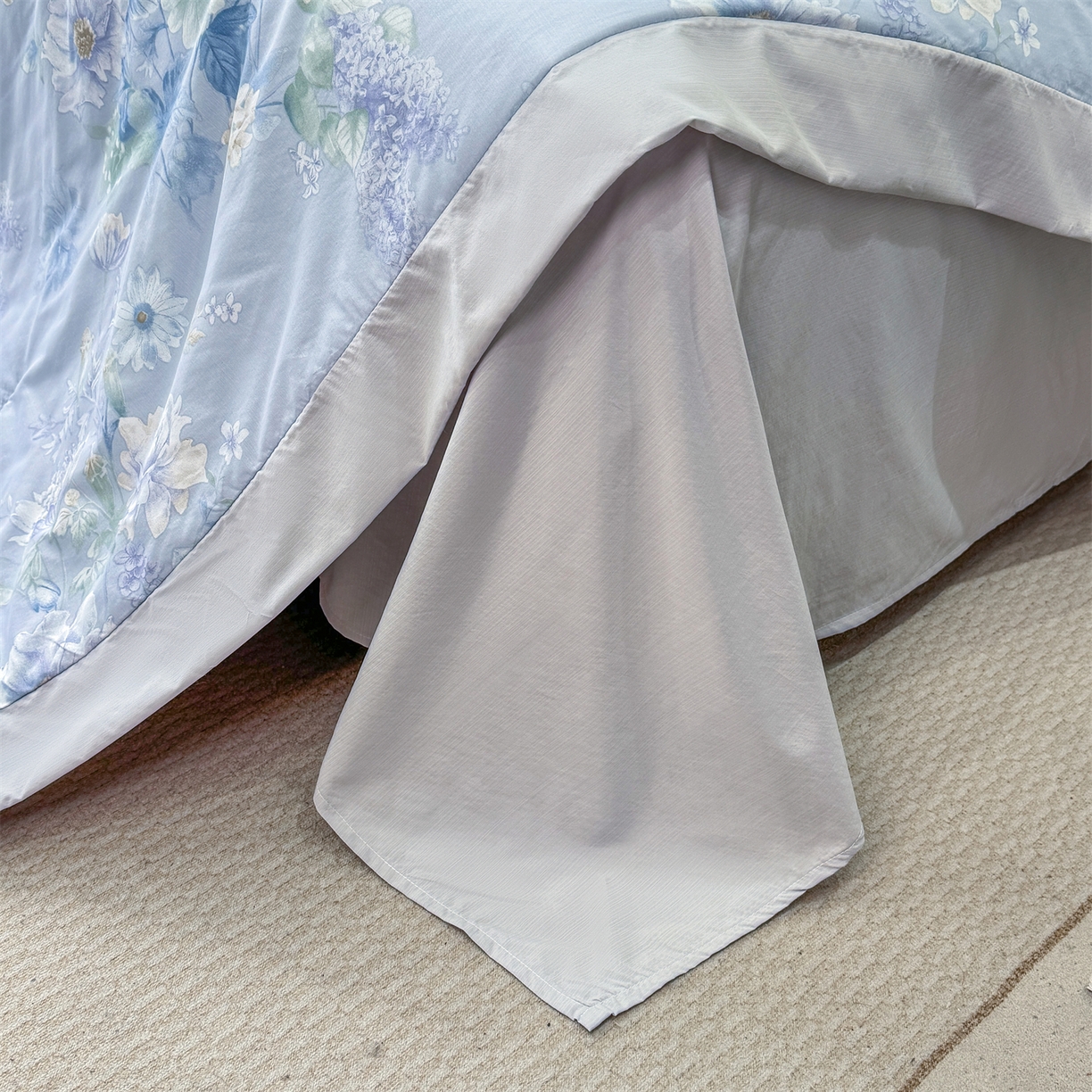 91家纺网 家纺一手货源 找家纺 慕木家纺 2026新款A类印花慕丝棉凉感夏被夏凉被空调被四件套 蓝庭叙+灰